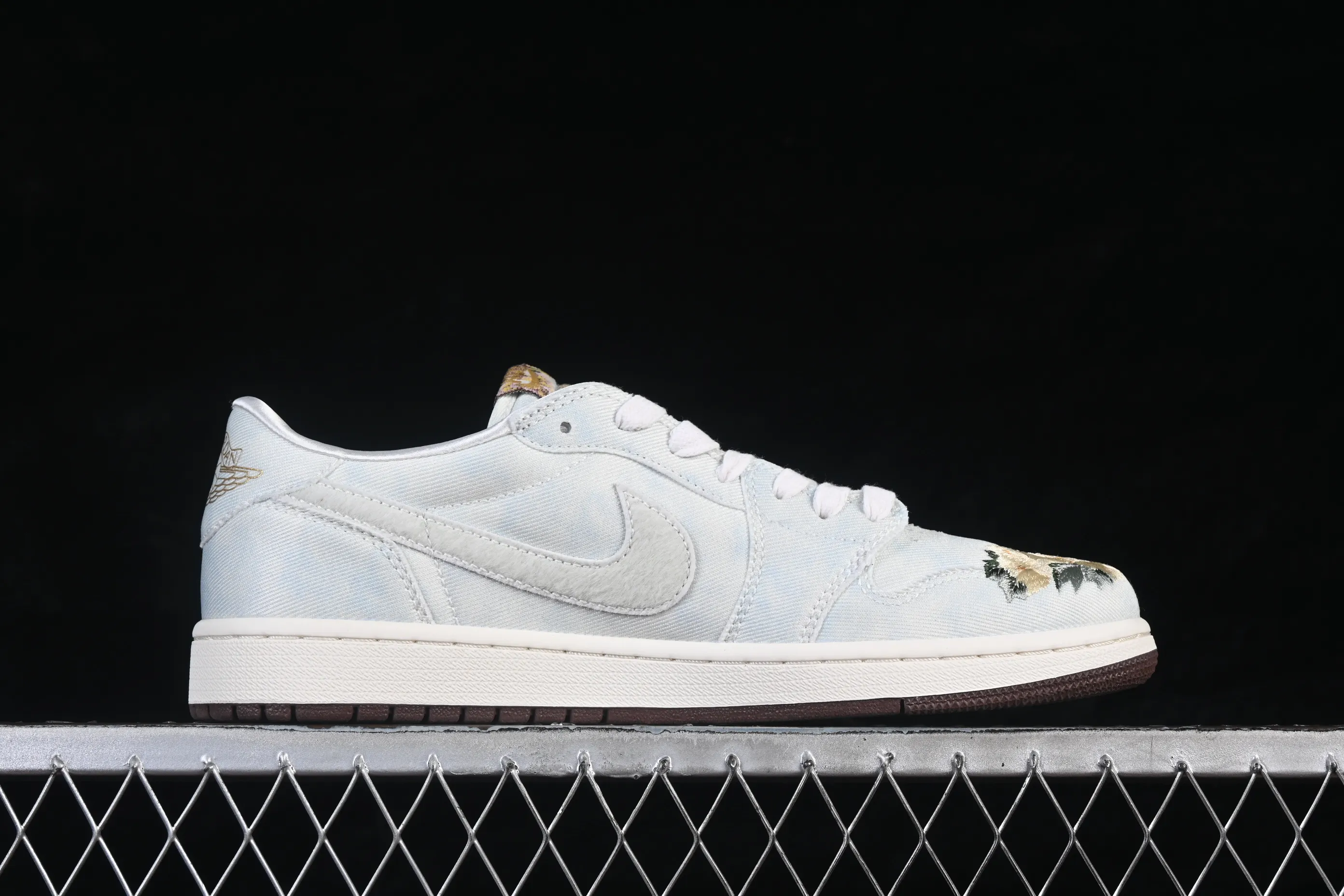 All categories Air Jordan Jordan series basketball shoes Air Jordan 1 Low Air Jordan 1 Low AJ1 Joe 1 Su embroidery low-top cultural basketball shoes IQ1109-011